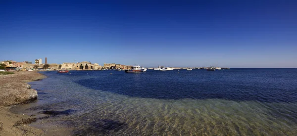Itália Sicília Marzamemi Província Siracusa Barcos Pesca Porto Antigos Edifícios — Fotografia de Stock