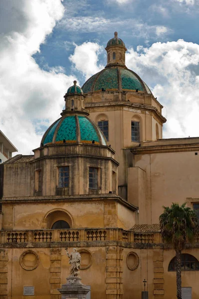 Italia Sicilia Mazara Del Vallo Trapani Cupole Del Duomo Piazza — Foto Stock