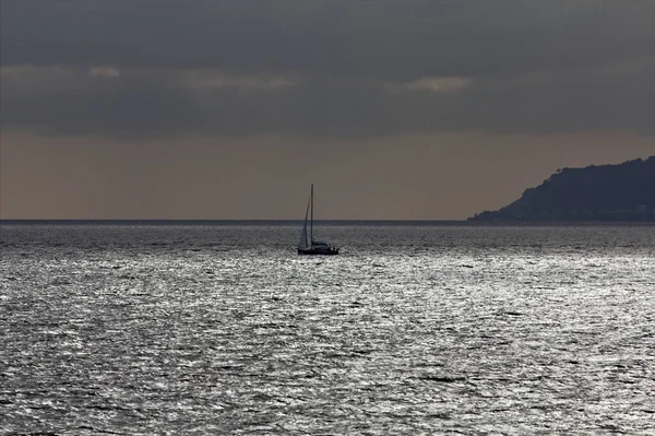 Italy Sicily Messina Eastern Sicilian Coastline Stormy Clouds Sailing Boat — Stock Photo, Image