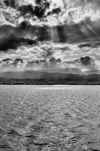 Italia Sicilia Canale Sicilia Veduta Messina Della Costa Siciliana Dal — Foto Stock