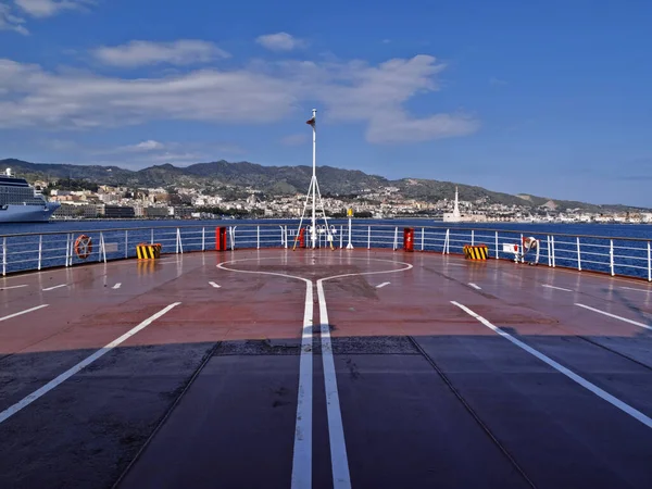 Italië Sicilië Messina Uitzicht Stad Haven Vanaf Veerboot Die Sicilië — Stockfoto