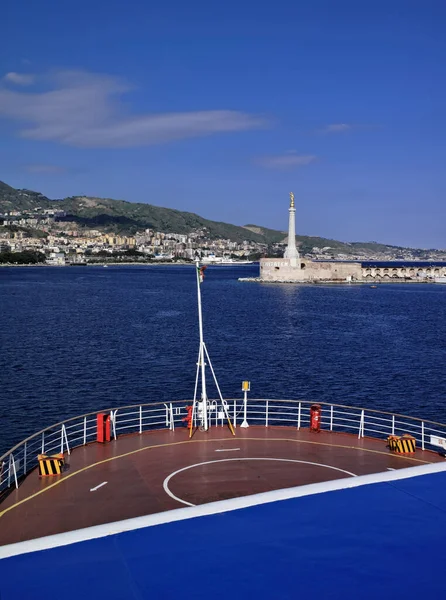 Italien Sicilien Messina Utsikt Över Staden Och Hamnen Från Färjan — Stockfoto