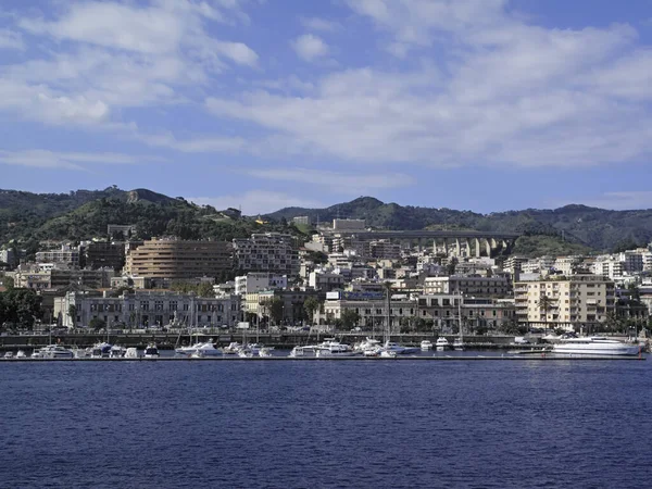 Italië Sicilië Messina Uitzicht Stad Jachthaven Vanuit Haven — Stockfoto