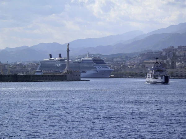 Italië Sicilië Messina Uitzicht Stad Haven — Stockfoto