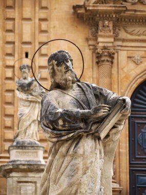 İtalya, Sicilya, Modica (Ragusa Eyaleti), St. Peter Katedrali, barok heykeller