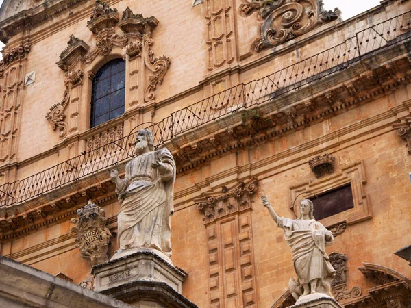 Italien Sicilien Modica Ragusaprovinsen Peterskyrkan Barockfasad Och Statyer — Stockfoto