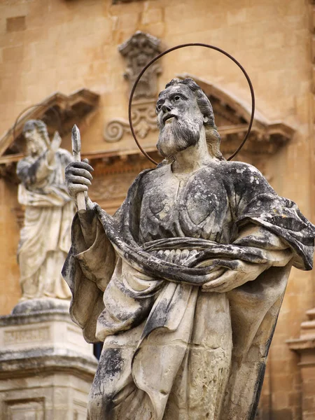 イタリア シチリア島 モディカ ラグーザ州 サンピエトロ大聖堂 バロック様式の彫像 — ストック写真