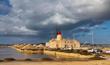 İtalya, Sicilya, Marsala (Trapani), Mozia tuz düzlükleri