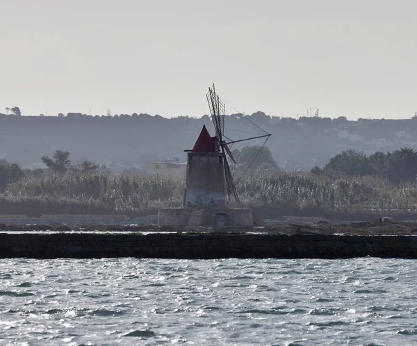 Italy Sicily Marsala Trapani Mozia Salt Flats Windmill — Stock Photo, Image