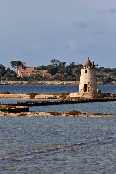 Olaszország Szicília Marsala Trapani Mozia Sósíkok Egy Régi Szélmalom — Stock Fotó