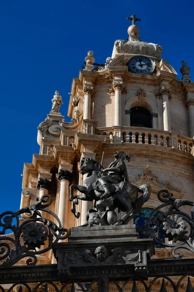 Itália Sicília Ragusa Ibla Catedral São Jorge Estátua Ferro São — Fotografia de Stock