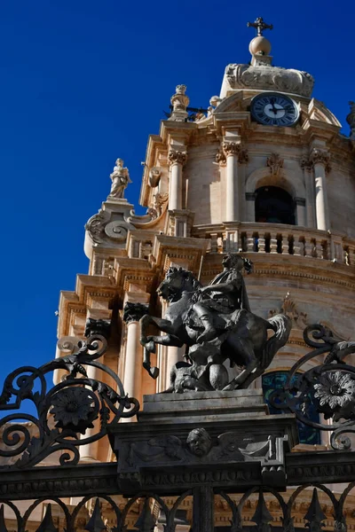 Italien Sicilien Ragusa Ibla Sankt Georges Katedral Sankt Georges Järnstaty — Stockfoto