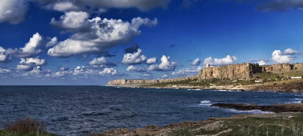 stock image Italy, Sicily, Tyrrhenian Sea, panoramic view of the rocky coastline near S.Vito Lo Capo (Trapani)