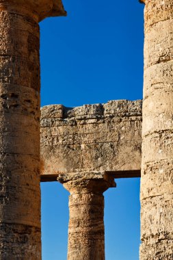 İtalya, Sicilya, Segesta, Yunan Tapınağı sütunları