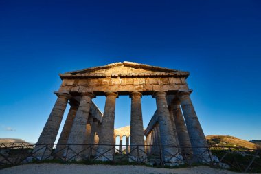 İtalya, Sicilya, Segesta, Yunan Tapınağı