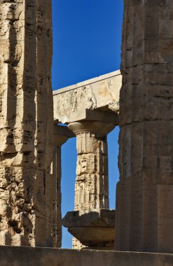 İtalya, Sicilya, Selinunte, Yunan Hera Tapınağı (MÖ 409).)