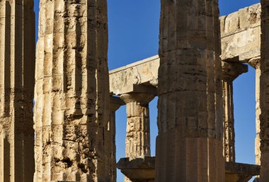 İtalya, Sicilya, Selinunte, Yunan Hera Tapınağı (MÖ 409).)