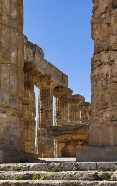 İtalya, Sicilya, Selinunte, Yunan Hera Tapınağı (MÖ 409).)