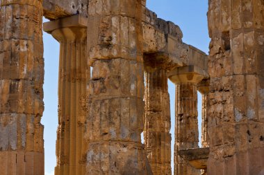 İtalya, Sicilya, Selinunte, Yunan Hera Tapınağı (MÖ 409).)