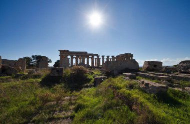 İtalya, Sicilya, Selinunte, Yunan Hera Tapınağı (MÖ 409).)