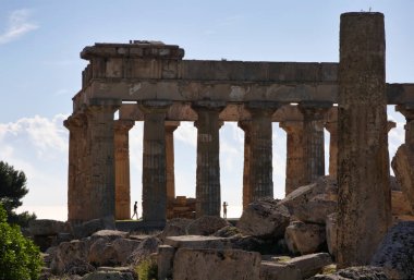 İtalya, Sicilya, Selinunte, Yunan Hera Tapınağı (MÖ 409).)