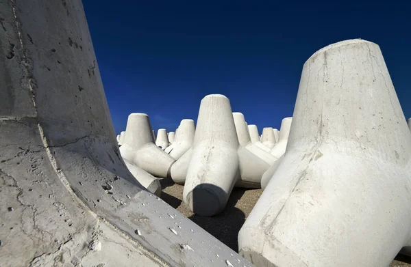 Italia Sicilia Provincia Messina Tetrapodi Cemento Sulla Spiaggia Nei Pressi — Foto Stock