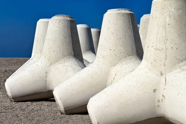 Italia Sicilia Provincia Messina Tetrapodi Cemento Sulla Spiaggia Nei Pressi — Foto Stock