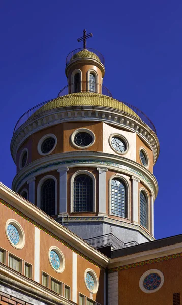 意大利西西里塞萨里圣玛丽保护区的穹顶 — 图库照片
