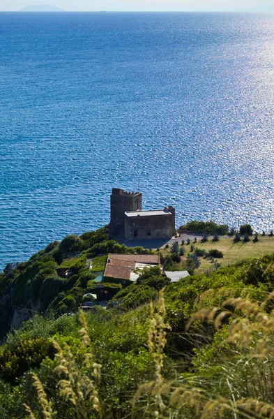 Itálie Toskánsko Tyrhénské Moře Výhled Výběžek Talamonu Starý Dům Moře — Stock fotografie