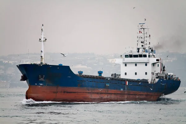 Turkey Istanbul Empty Oil Cargo Ship Bosphorus Channel — Stock Photo, Image