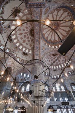 Türkiye, İstanbul, Sultanahmet İmparatorluk Camii, Mavi Cami olarak da bilinir (17. yüzyılda mimar Mehmet tarafından inşa edilmiştir.)
