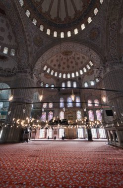 Türkiye, İstanbul, Sultanahmet İmparatorluk Camii, Mavi Cami olarak da bilinir (17. yüzyılda mimar Mehmet tarafından inşa edilmiştir.)