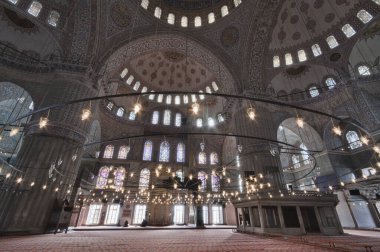 Türkiye, İstanbul, Sultanahmet İmparatorluk Camii, Mavi Cami olarak da bilinir (17. yüzyılda mimar Mehmet tarafından inşa edilmiştir.
