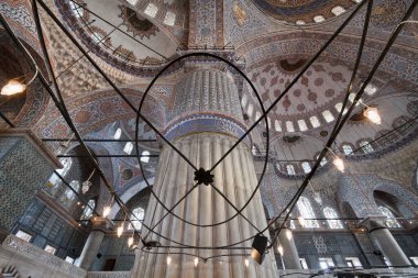 Türkiye, İstanbul, Sultanahmet İmparatorluk Camii, Mavi Cami olarak da bilinir (17. yüzyılda mimar Mehmet tarafından inşa edilmiştir.