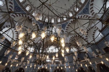 Türkiye, İstanbul, Galata Köprüsü bölgesi, Rustenpasa Camii (1580 yılında inşa edilmiş), Unesco tarafından korunmaktadır.