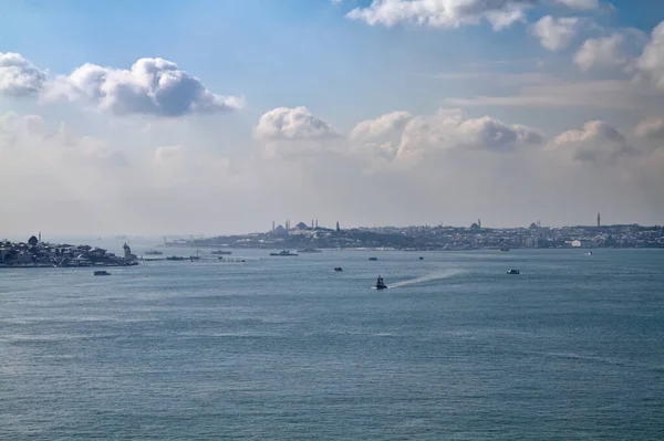 이스탄불 파노라마처럼 보이는 도시와 보스포루스 — 스톡 사진