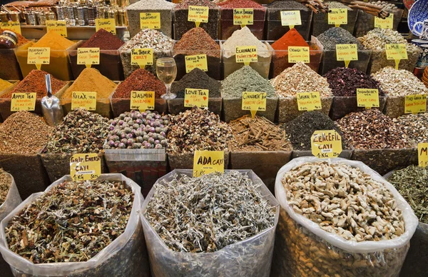 土耳其 伊斯坦布尔 香料集市 土耳其香料和茶叶出售 — 图库照片