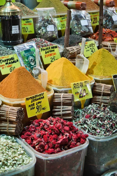 Türkiye Stanbul Baharat Pazarı Satılık Türk Baharatları — Stok fotoğraf