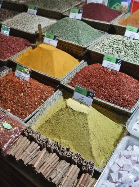 Turecko Istanbul Spice Bazaar Turecké Koření Prodej — Stock fotografie