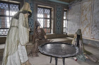 Türkiye, İstanbul, Topkapı Sarayı, Harem, orijinal kostümlü heykeller (ziyaretçi ve yabancılara yasak), Harem Sultan 'ın Harem-i Humayun adlı özel dairelerinden biridir.)
