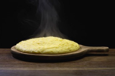 İtalyan polentası (lapa) yeni yapıldı