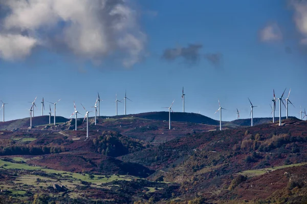 Italy Sicilya Nebrodi Dağları Eolik Enerji Türbinleri — Stok fotoğraf