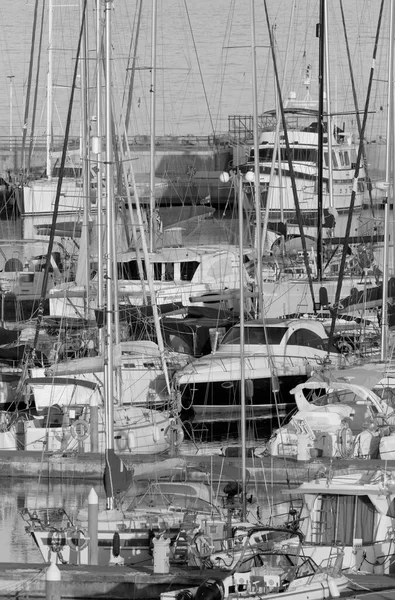 Italien Sicilien Medelhavet Marina Ragusa Ragusaprovinsen Maj 2021 Lyxjakter Hamnen — Stockfoto