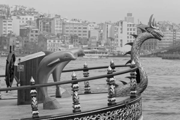 Turchia Istanbul Zona Galata Bridge Barca Turca Trasformata Ristorante Pesce — Foto Stock