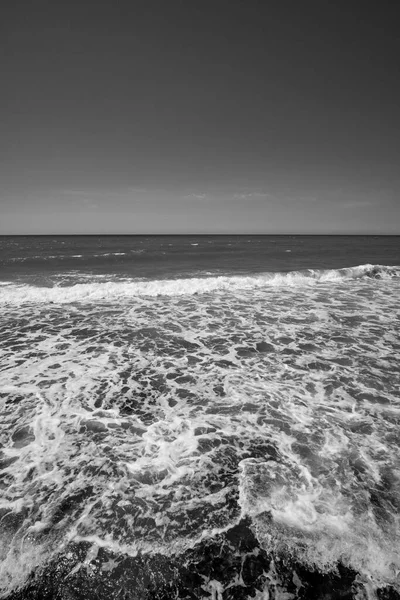 Italia Sicilia Donnalucata Provincia Ragusa Mare Mediterraneo Agitato Riva Mare — Foto Stock