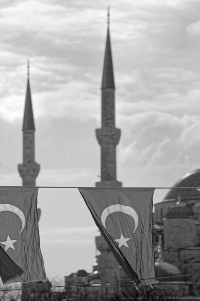 Turquia Istambul Bandeiras Turcas Mesquita Imperial Sultanahmet Também Conhecida Como — Fotografia de Stock