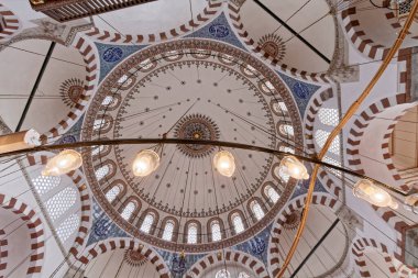 Türkiye, İstanbul, Galata Köprüsü bölgesi, Rustenpasa Camii (1580 yılında inşa edilmiş), Unesco tarafından korunmaktadır.
