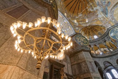 Türkiye, İstanbul, St. Sophia Camii (4. yüzyılda Büyük Costantine tarafından inşa edilmiş ve 6. yüzyılda Justinian tarafından yeniden inşa edilmiştir.)