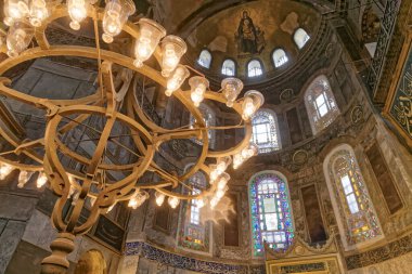 Türkiye, İstanbul, St. Sophia Camii (4. yüzyılda Büyük Costantine tarafından inşa edilmiş ve 6. yüzyılda Justinian tarafından yeniden inşa edilmiştir.)