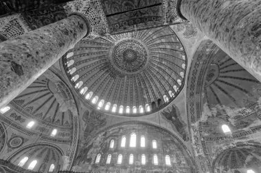 Türkiye, İstanbul, St. Sophia Camii (4. yüzyılda Büyük Costantine tarafından inşa edilmiş ve 6. yüzyılda Justinian tarafından yeniden inşa edilmiştir.)